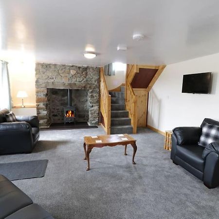 Ty Rhos, Farm Stay, Sleeps 4, Rhoshirwaun 2 Miles From أبيرداريون المظهر الخارجي الصورة