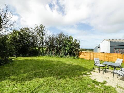 Ty Rhos, Farm Stay, Sleeps 4, Rhoshirwaun 2 Miles From أبيرداريون المظهر الخارجي الصورة