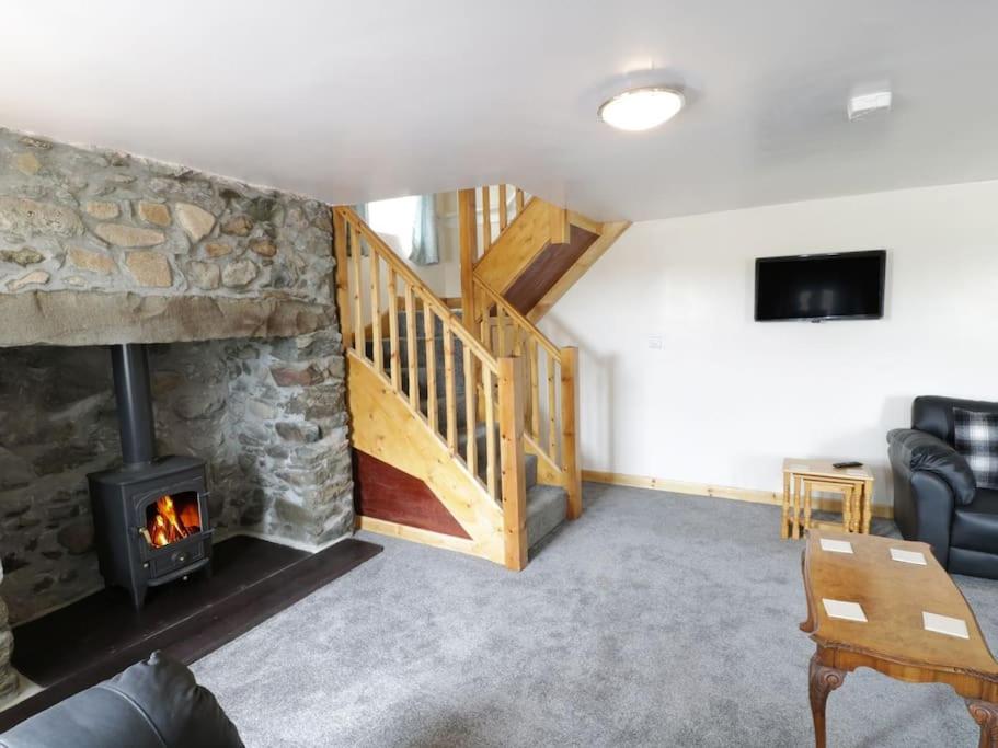 Ty Rhos, Farm Stay, Sleeps 4, Rhoshirwaun 2 Miles From أبيرداريون المظهر الخارجي الصورة