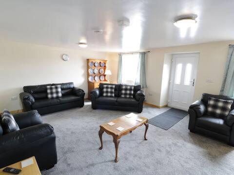 Ty Rhos, Farm Stay, Sleeps 4, Rhoshirwaun 2 Miles From أبيرداريون المظهر الخارجي الصورة